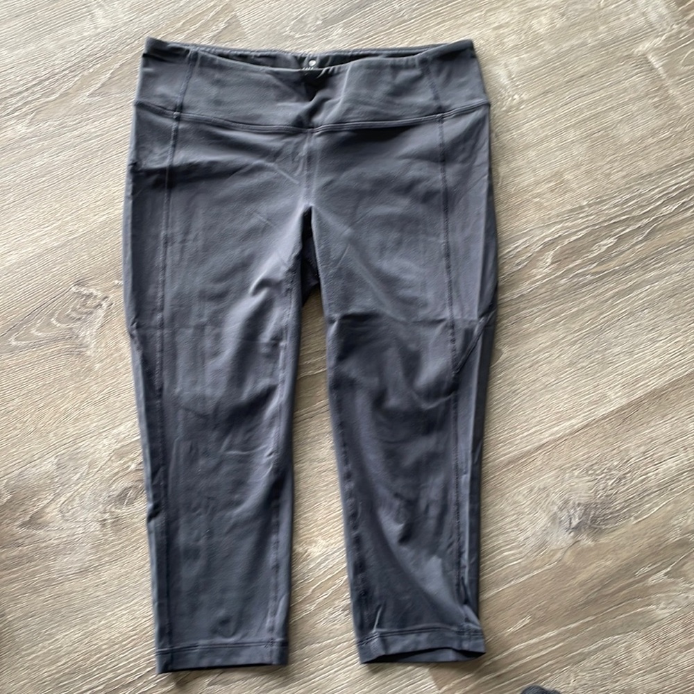 Athleta gray Capri leggings size XL